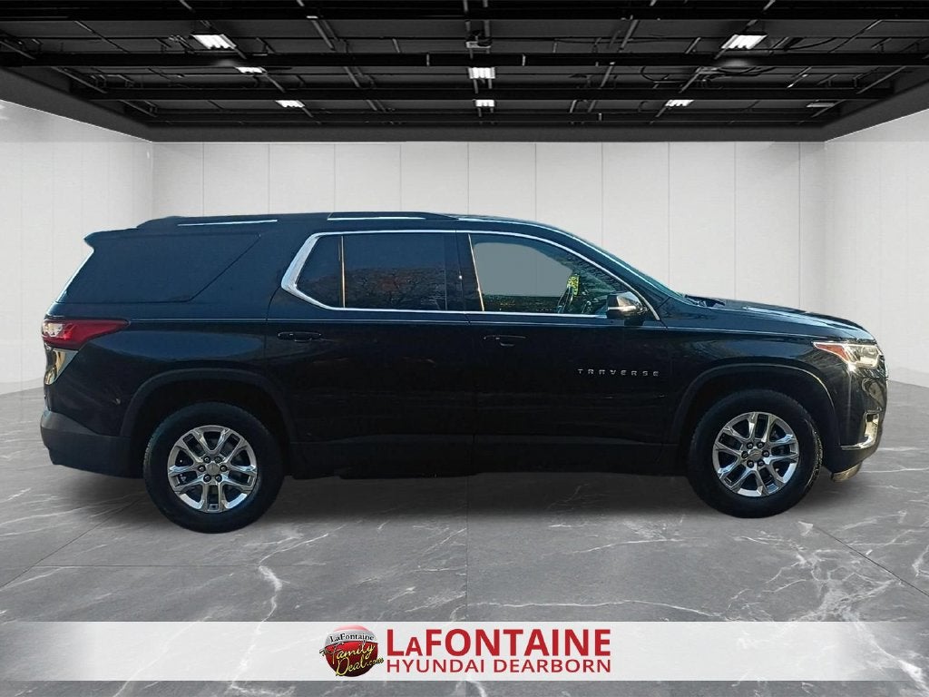 2020 Chevrolet Traverse LT Cloth