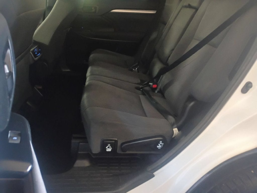 2018 Toyota Highlander LE