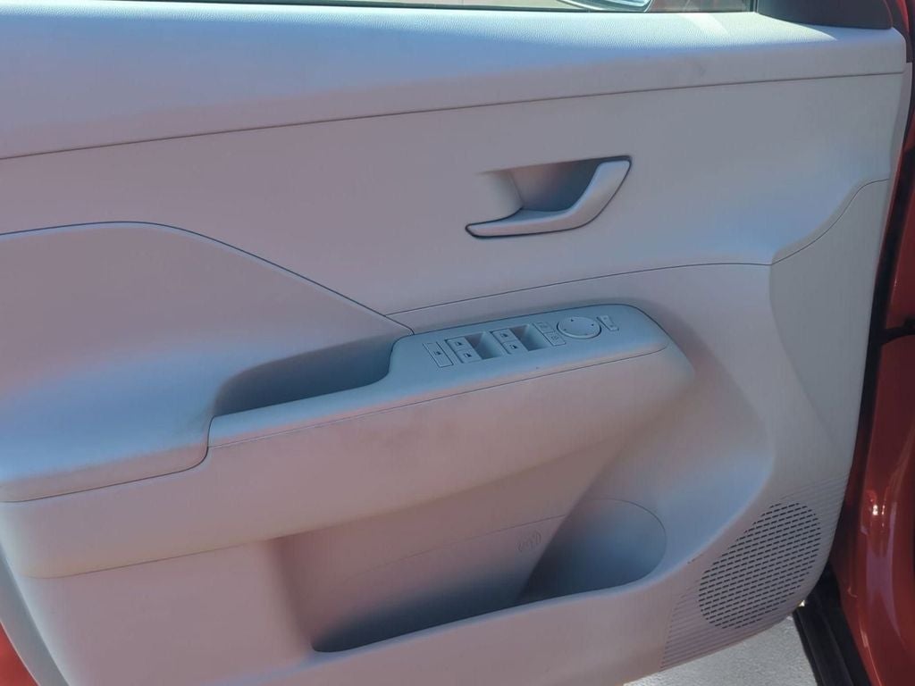 2024 Hyundai Kona SE