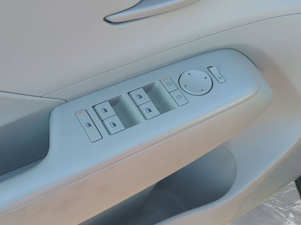 2024 Hyundai Kona SE