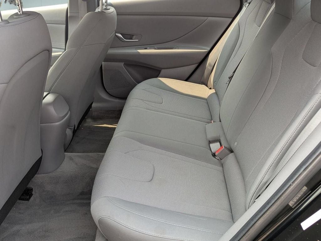 2023 Hyundai Elantra SE