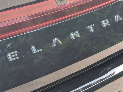 2023 Hyundai Elantra SE