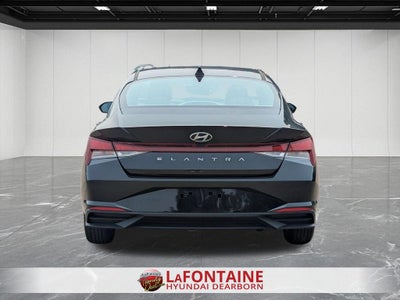 2023 Hyundai Elantra SE