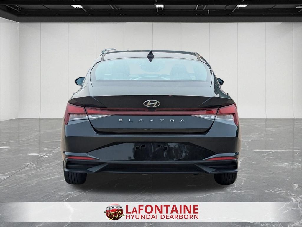 2023 Hyundai Elantra SE