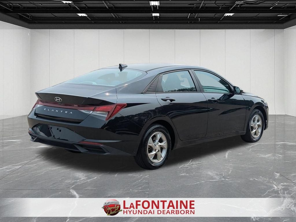 2023 Hyundai Elantra SE