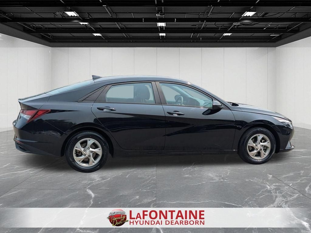 2023 Hyundai Elantra SE