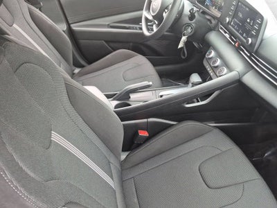2025 Hyundai Elantra SE