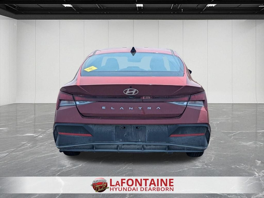 2025 Hyundai Elantra SE