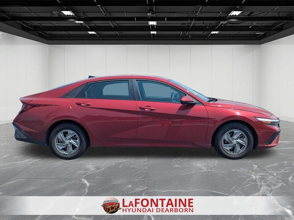 2025 Hyundai Elantra SE