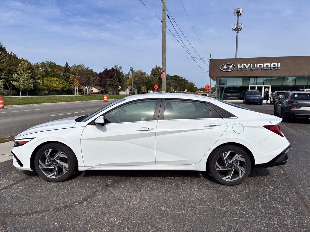 2025 Hyundai Elantra SEL Convenience