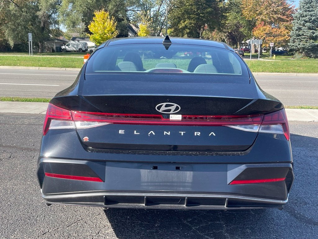 2025 Hyundai Elantra SEL Convenience