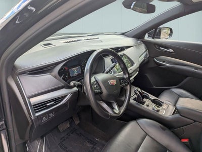 2023 Cadillac XT4 Premium Luxury