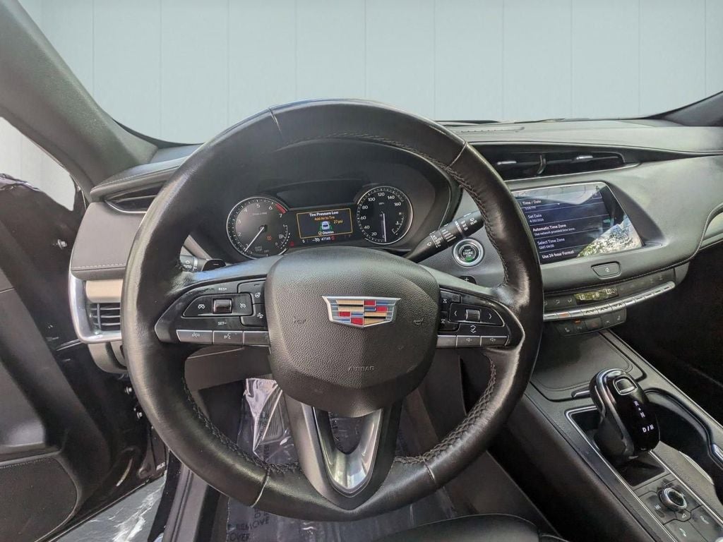 2023 Cadillac XT4 Premium Luxury