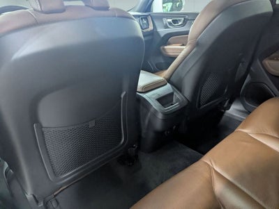 2022 Volvo XC60 B5 Momentum