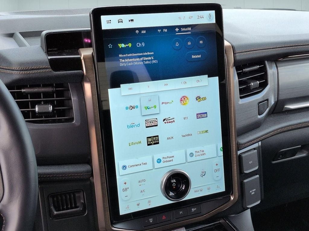 2022 Ford F-150 Lightning Lariat