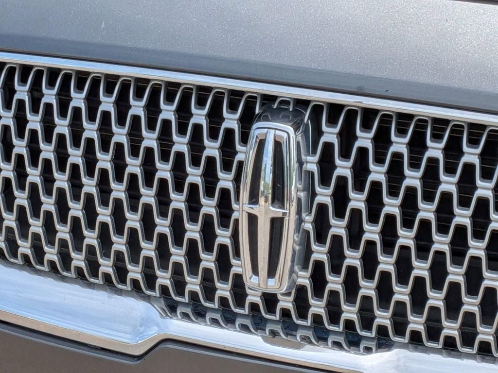 2018 Lincoln Continental Premiere