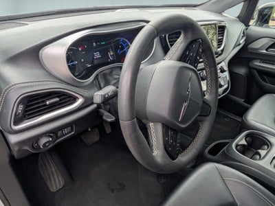 2024 Chrysler Pacifica Hybrid Select S Appearance