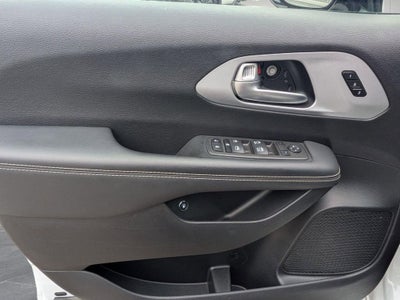 2024 Chrysler Pacifica Hybrid Select S Appearance