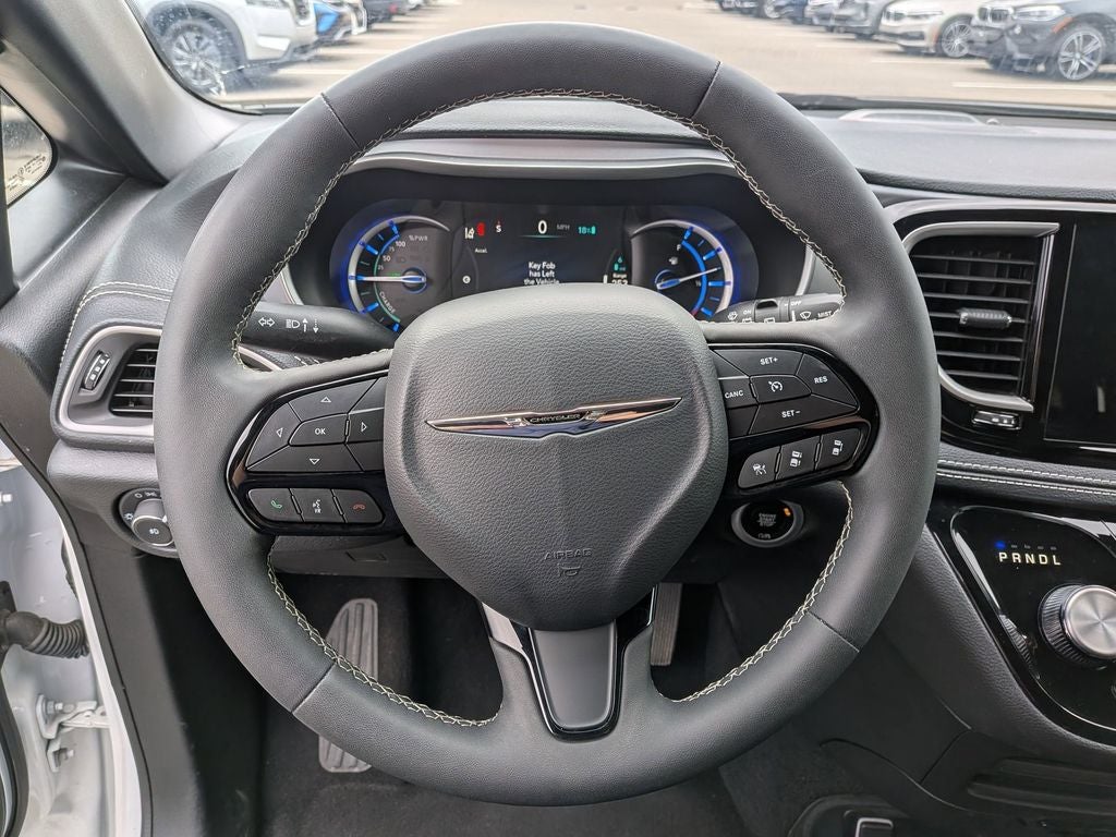 2024 Chrysler Pacifica Hybrid Select S Appearance