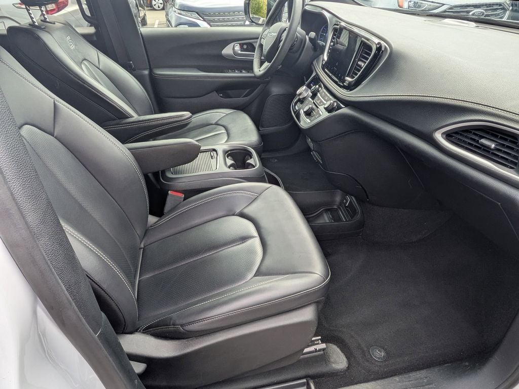2024 Chrysler Pacifica Hybrid Select S Appearance