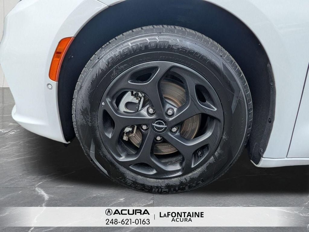 2024 Chrysler Pacifica Hybrid Select S Appearance