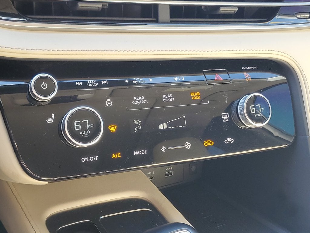 2023 INFINITI QX60 LUXE
