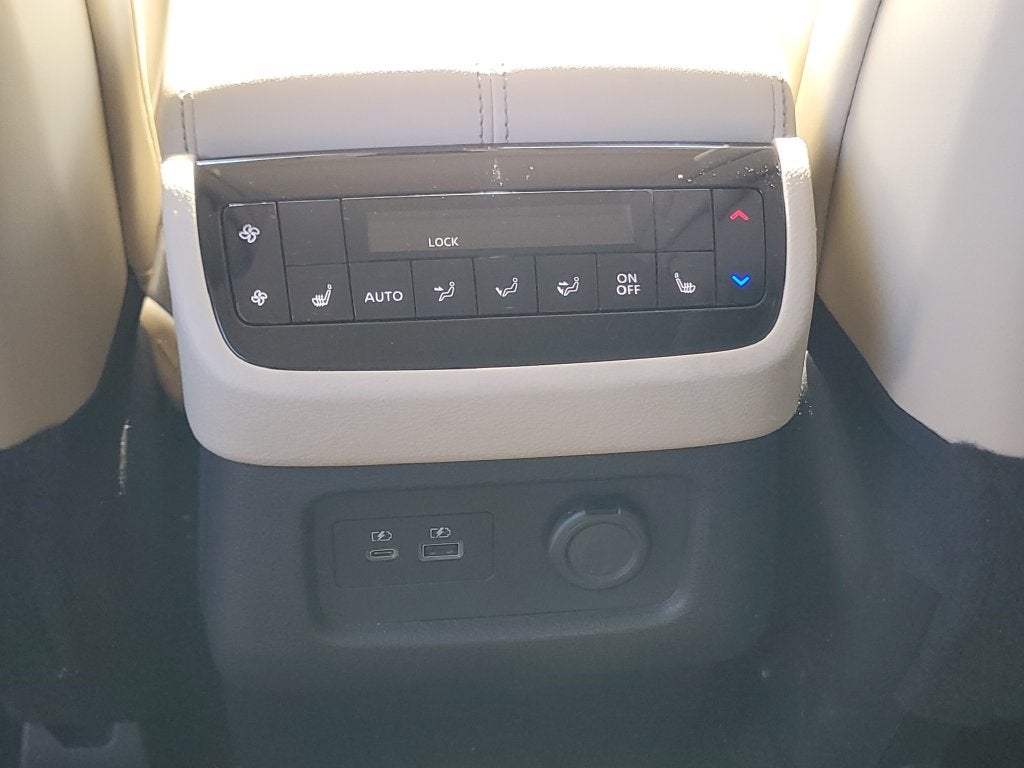 2023 INFINITI QX60 LUXE