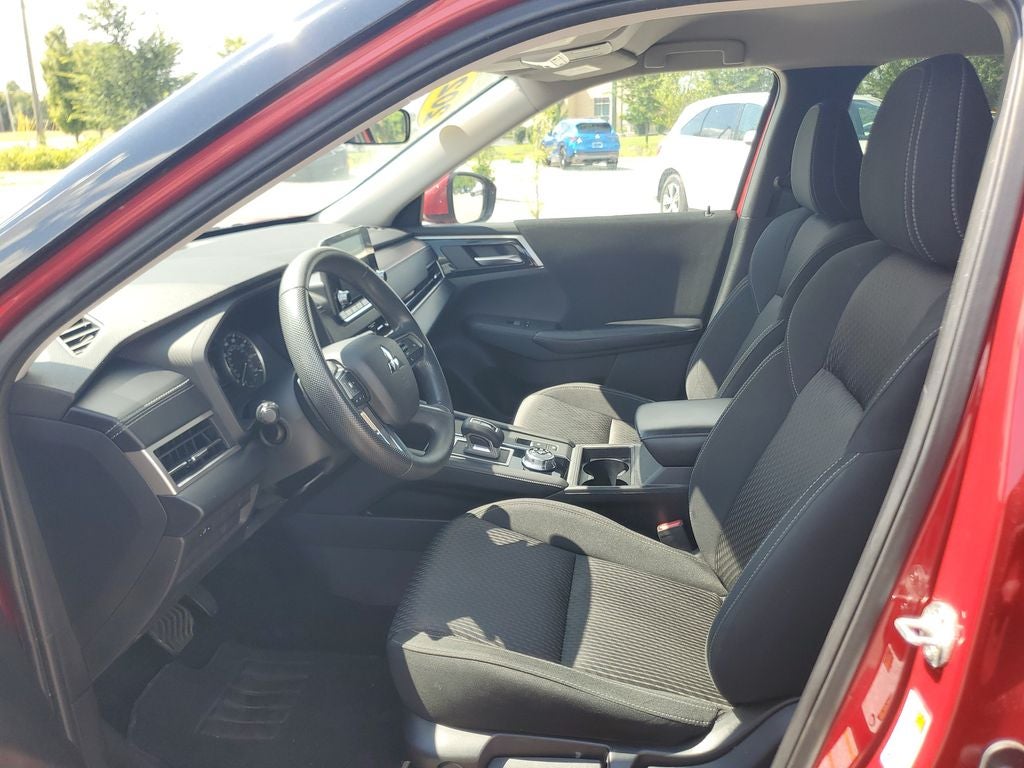 2022 Mitsubishi Outlander ES