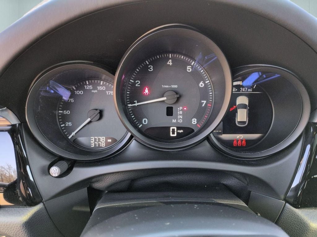 2025 Porsche Macan T