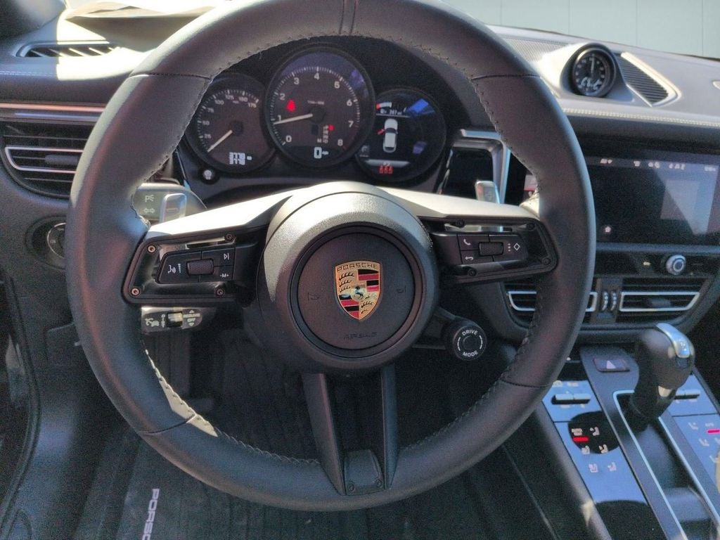 2025 Porsche Macan T