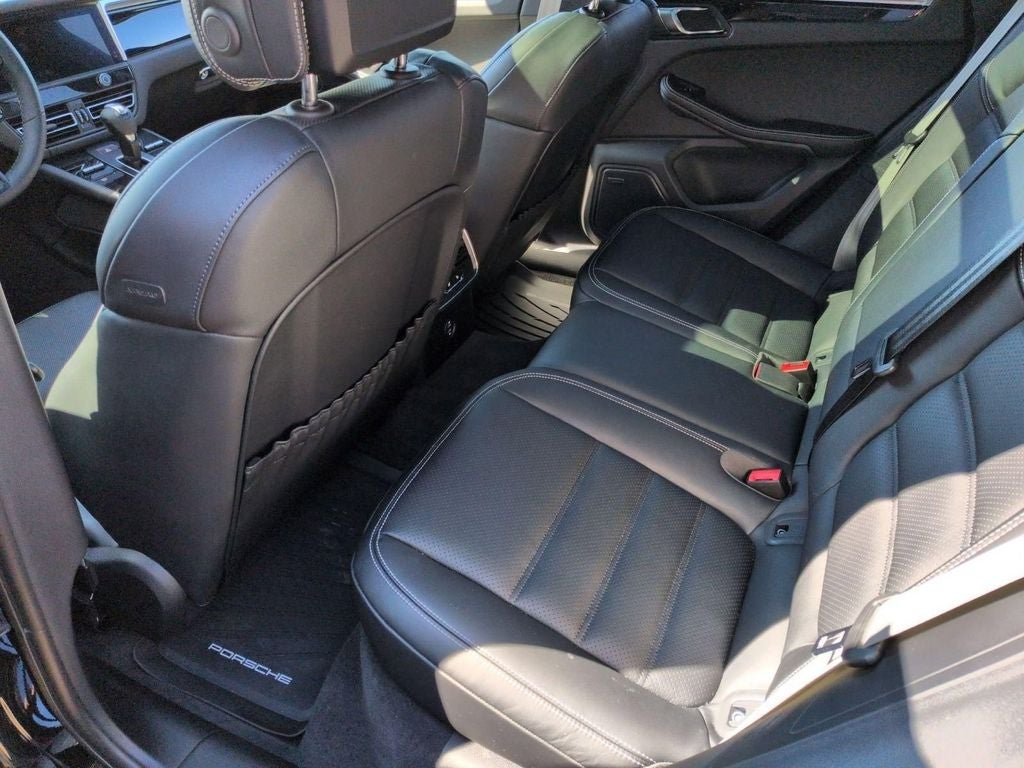 2025 Porsche Macan T