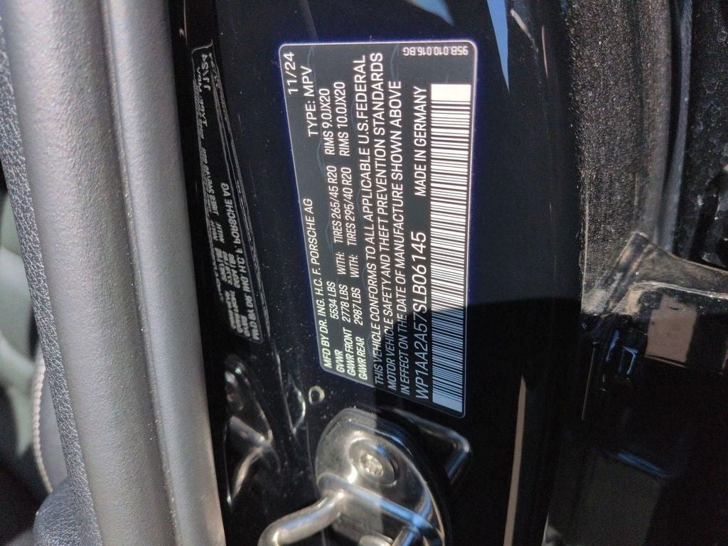 2025 Porsche Macan T