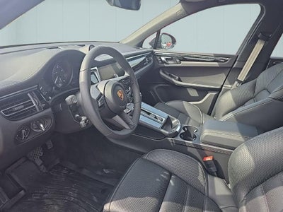 2025 Porsche Macan T