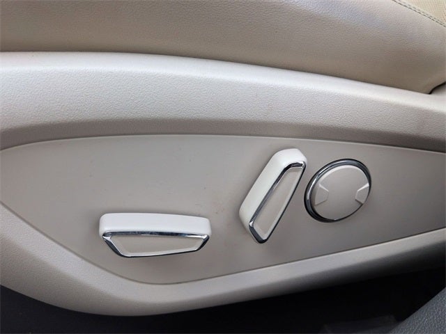 2019 Lincoln Nautilus Select