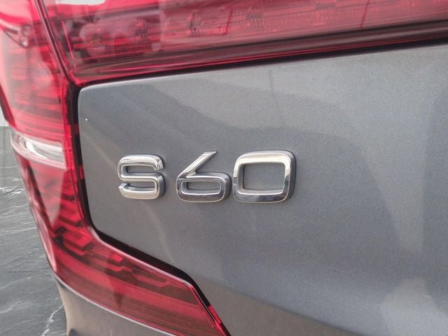 2021 Volvo S60 T5 Momentum