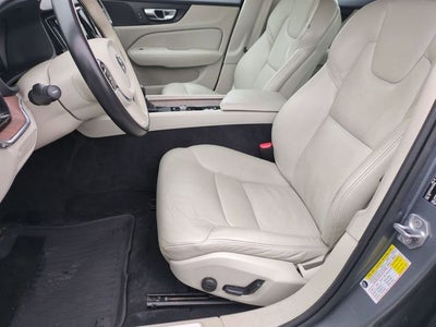 2021 Volvo S60 T5 Momentum