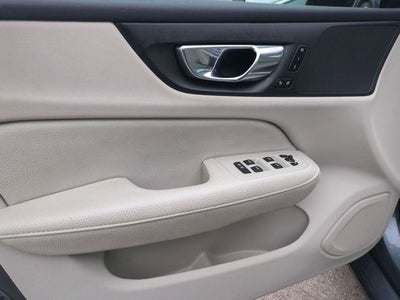 2021 Volvo S60 T5 Momentum