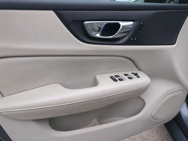 2021 Volvo S60 T5 Momentum