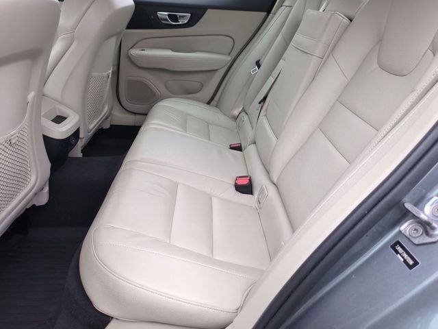 2021 Volvo S60 T5 Momentum