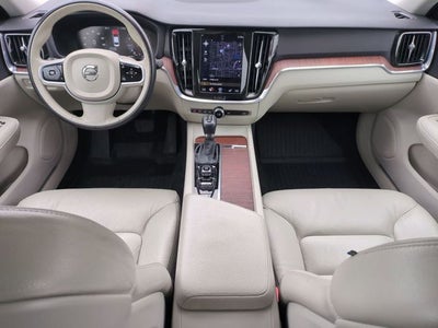 2021 Volvo S60 T5 Momentum