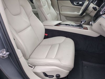 2021 Volvo S60 T5 Momentum