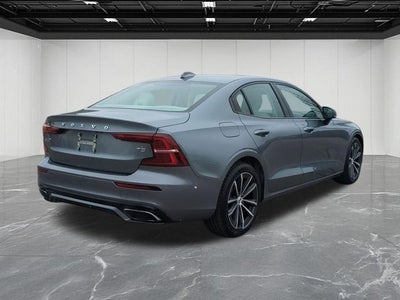 2021 Volvo S60 T5 Momentum