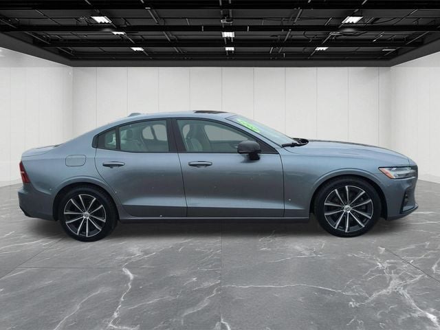 2021 Volvo S60 T5 Momentum