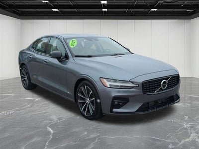 2021 Volvo S60 T5 Momentum