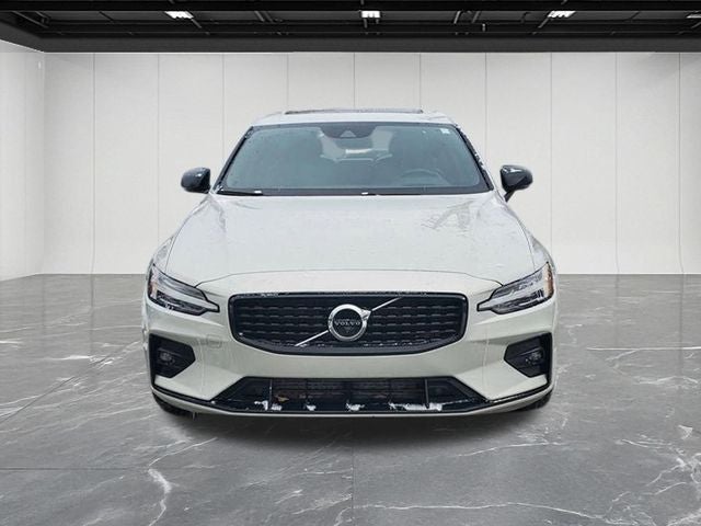 2021 Volvo S60 T5 R-Design
