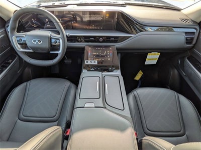 2026 INFINITI QX80 LUXE