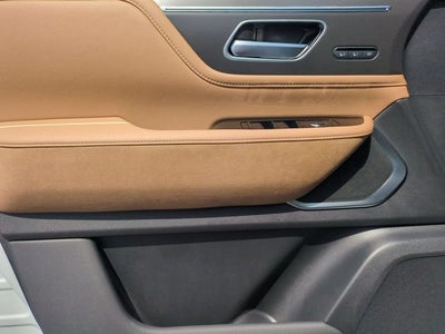 2027 INFINITI QX80 LUXE