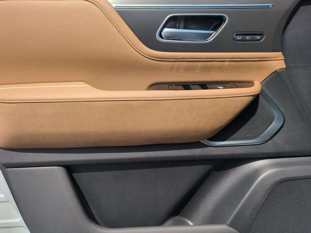 2027 INFINITI QX80 LUXE