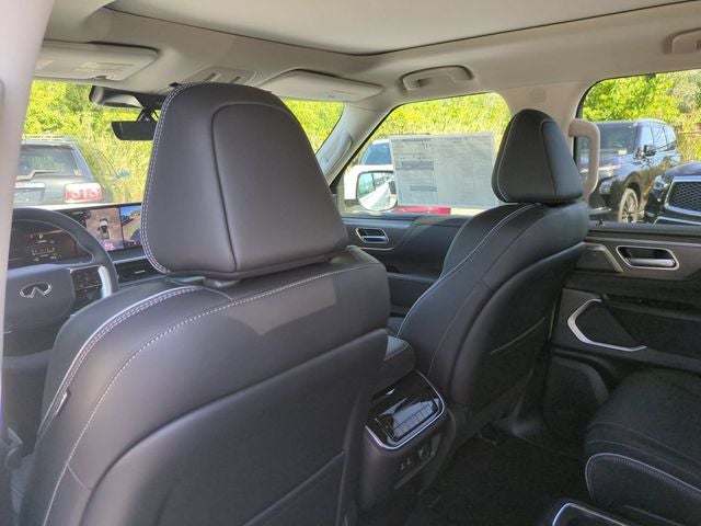 2027 INFINITI QX80 LUXE