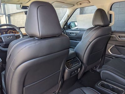 2026 INFINITI QX80 LUXE